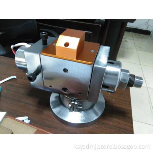 manual centering adjustable wire extrusion head
